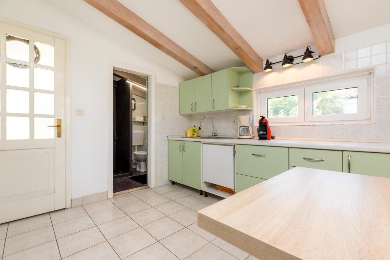 Alaburic Rooms & Apartment Mali Lošinj Esterno foto