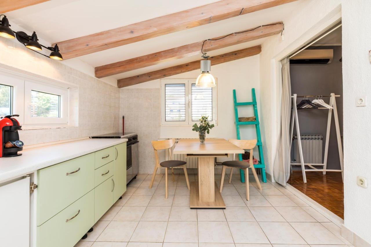 Alaburic Rooms & Apartment Mali Lošinj Esterno foto