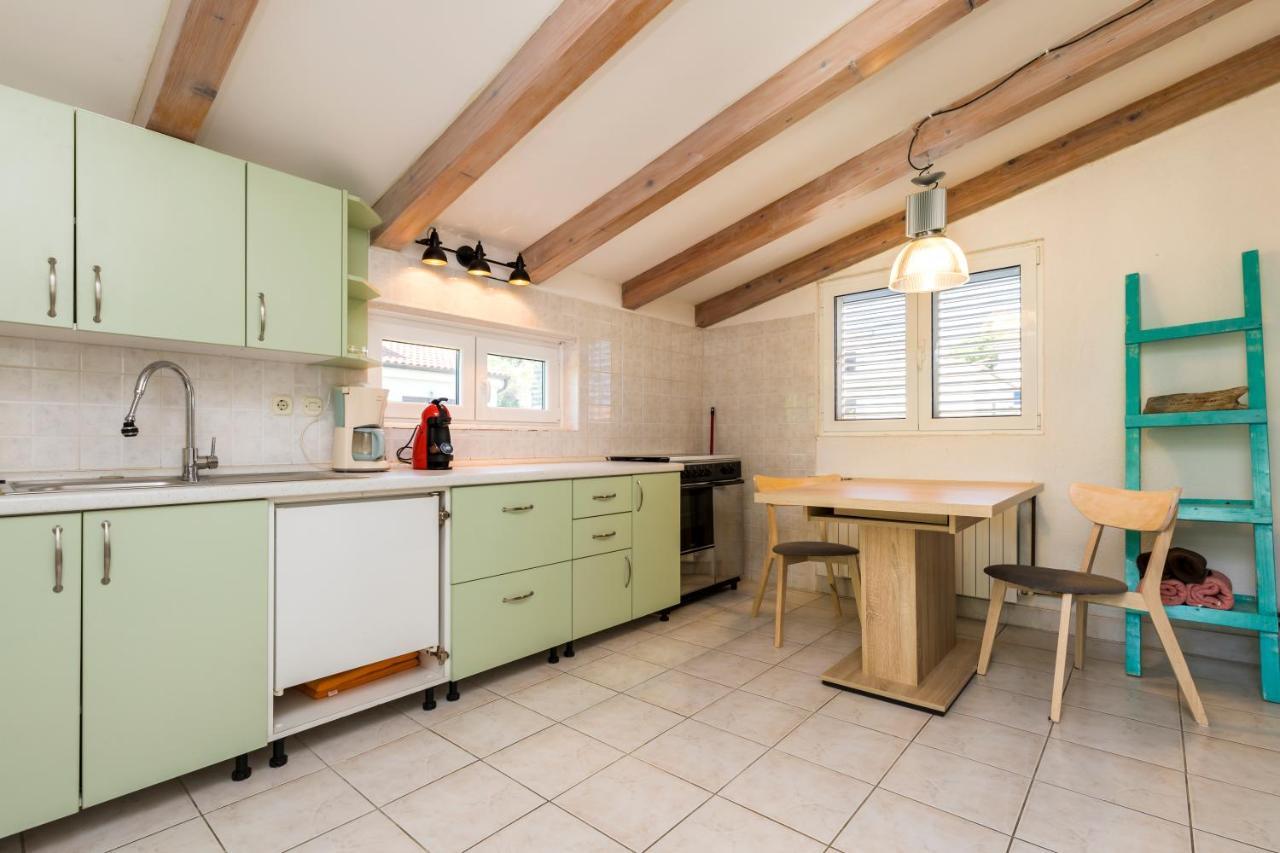 Alaburic Rooms & Apartment Mali Lošinj Esterno foto