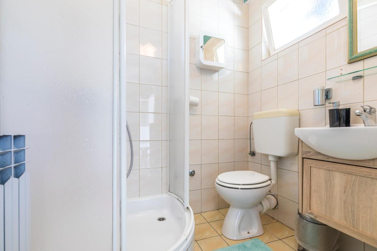 Alaburic Rooms & Apartment Mali Lošinj Esterno foto
