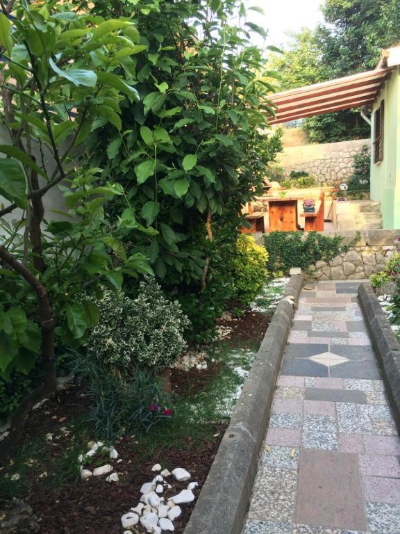 Alaburic Rooms & Apartment Mali Lošinj Esterno foto